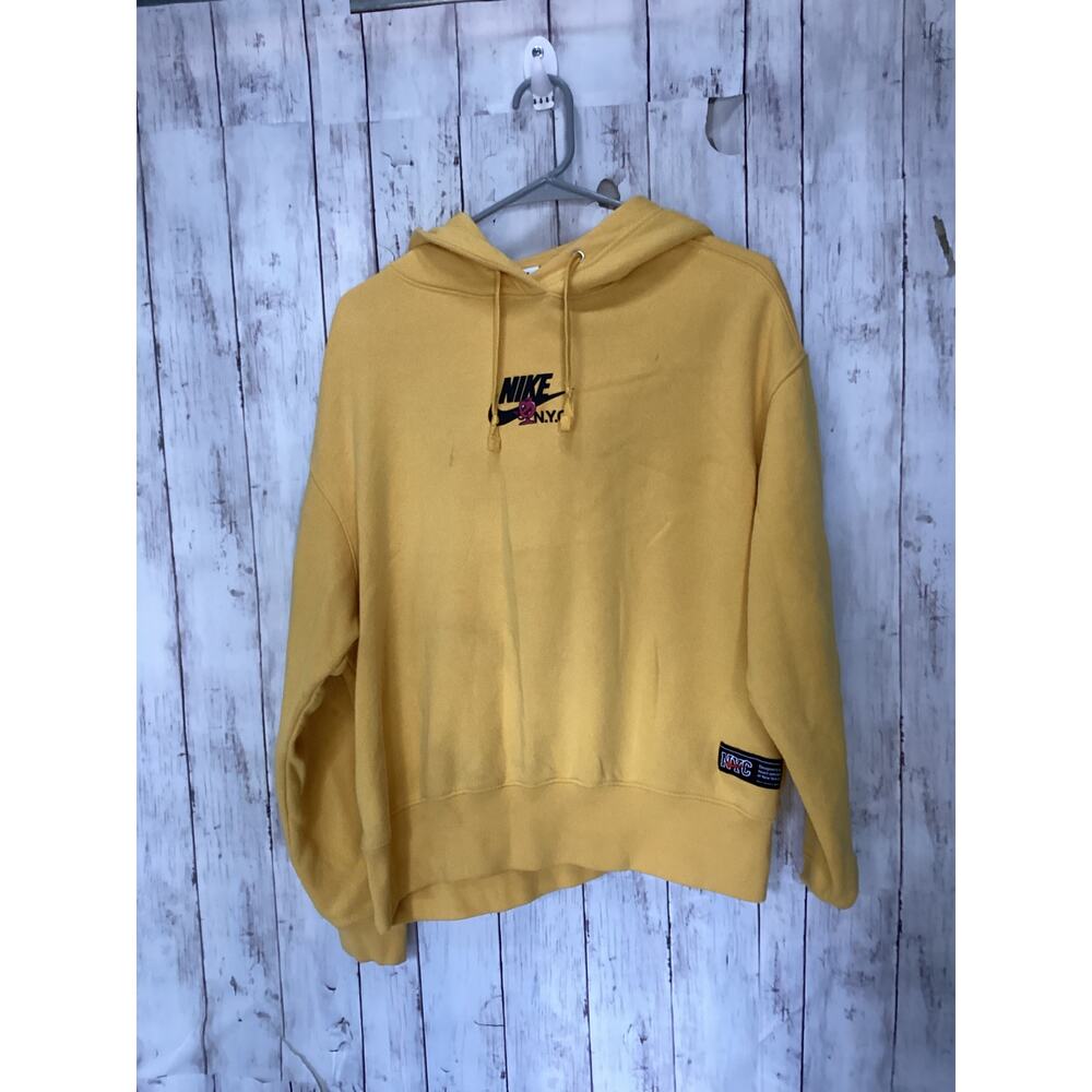 BIG ON THE BIG APPLE The Nike Sportswear Hoodie DQ3548 Yellow Size Medium